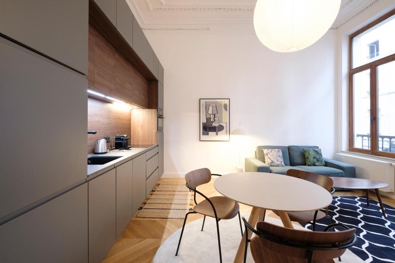 The Duke Flats - 1 Bedroom Grand Place Apartment *